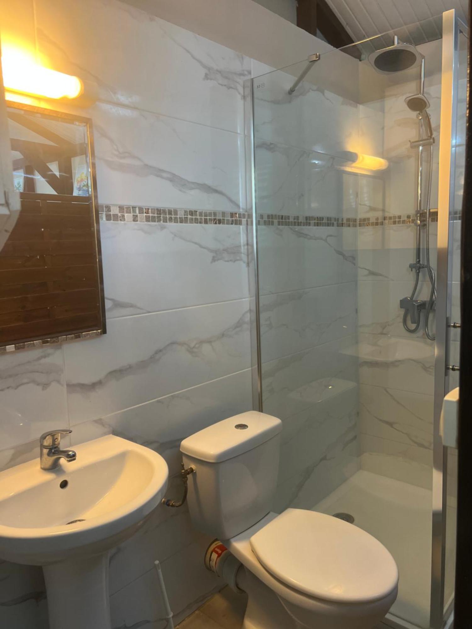 Charmant Bungalow Avec Piscine Saint-Joseph Экстерьер фото